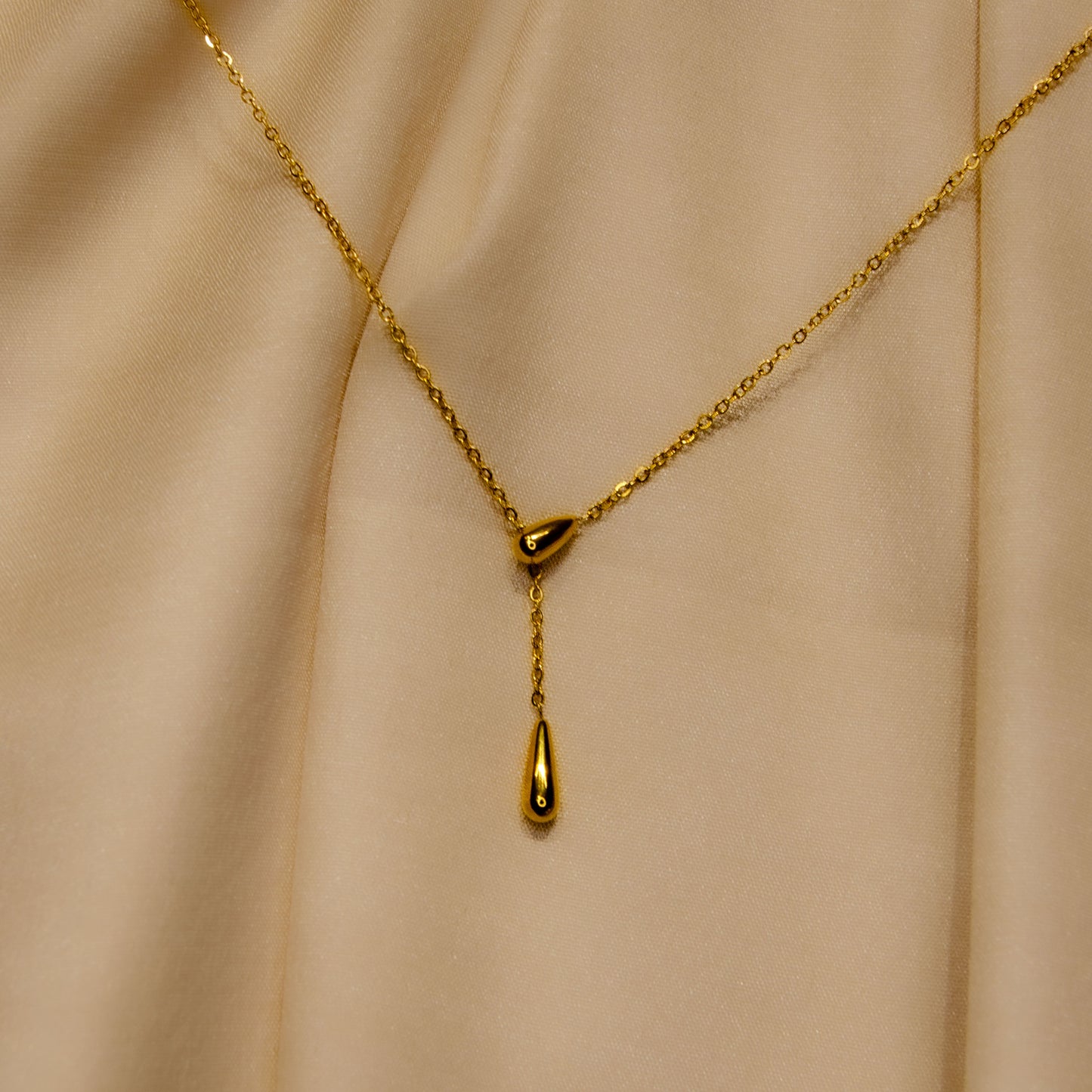 The Water Drop Necklace